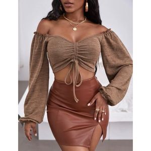 PrettyLittleThing • Off Shoulder Lantern Sleeve Top • Size Small (4)